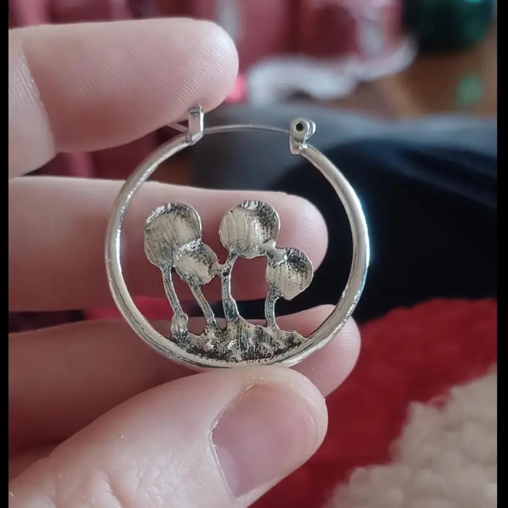 ‼️$7‼️🆕 Retro Bohemian Style Gothic Mushroom Hoop Earrings Alloy Jewelry 🍄 - Picture 4 of 7